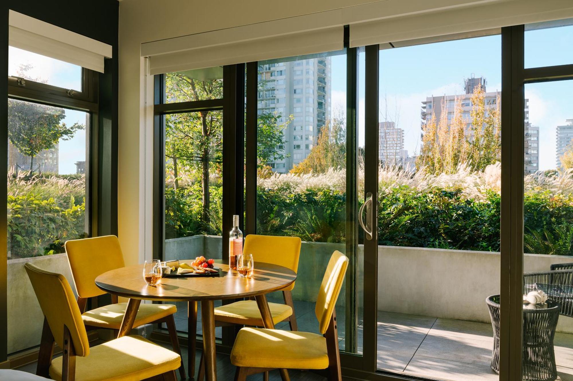 Sonder At Revival Aparthotel Vancouver Bagian luar foto