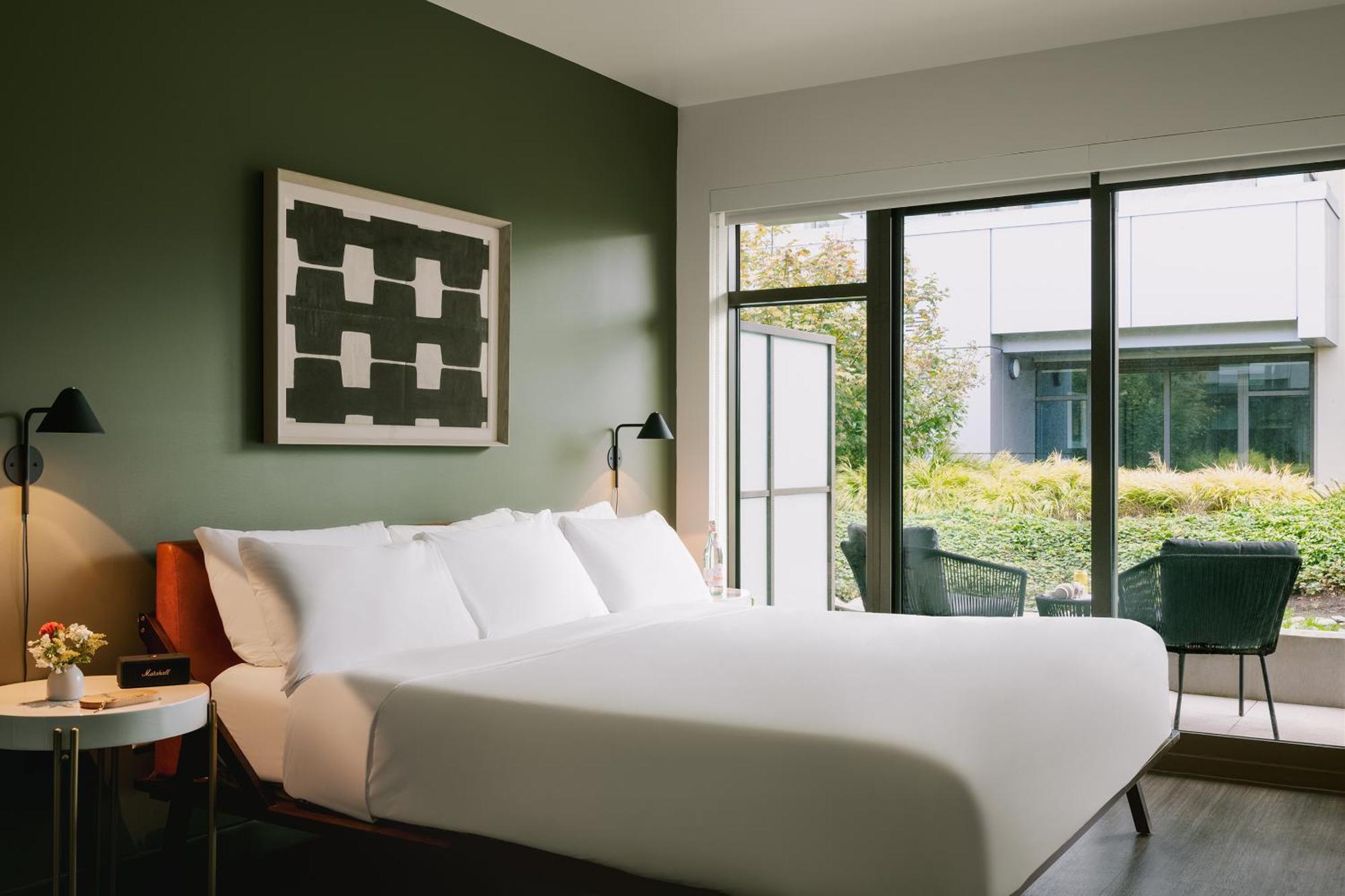 Sonder At Revival Aparthotel Vancouver Bagian luar foto